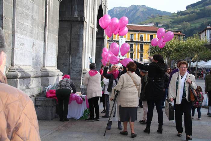 Bularreko Minbiziaren Aurkako eguna 2015 1 1445080905091