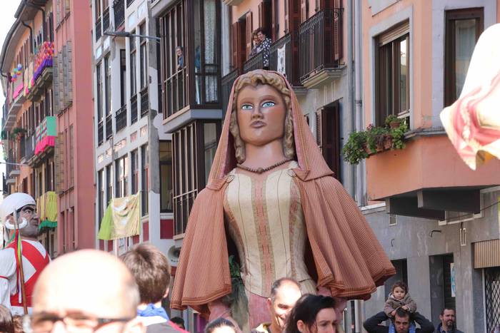 Erraldoi eta buruhandiak Zal 45 1582375962781