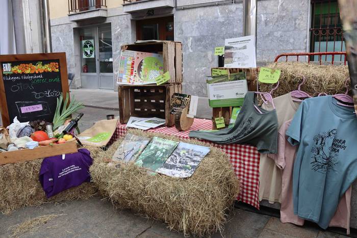 Lehen azoka ekologikoa egin  30 1635685258657