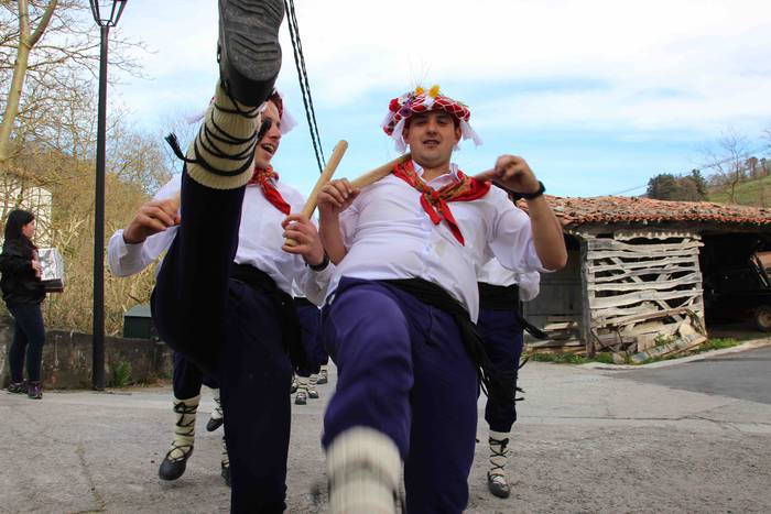 Ajerik gabe, makila eta lau  29 1551617902726