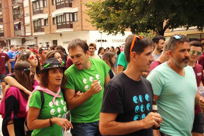 Kalean gora eta behera, kuad 12 1564506792184