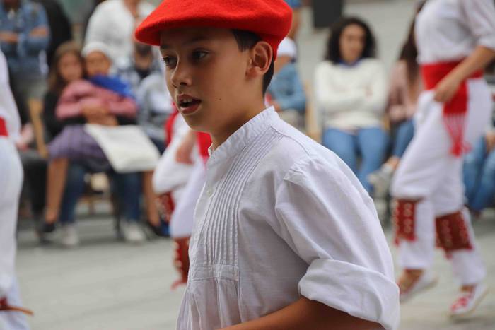 Dantzak, txistuak eta trikit 95 1565549127692