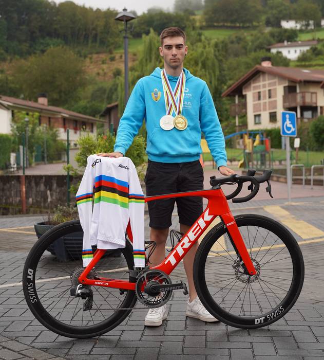 «Sekulakoa da munduko txapeldunaren maillota jartzen dizuten unea»