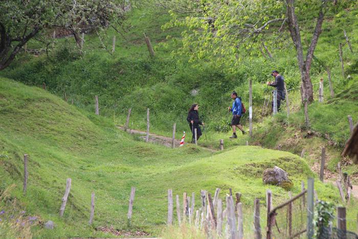 Zortzi herritatik barrena, H 4 1526225658600