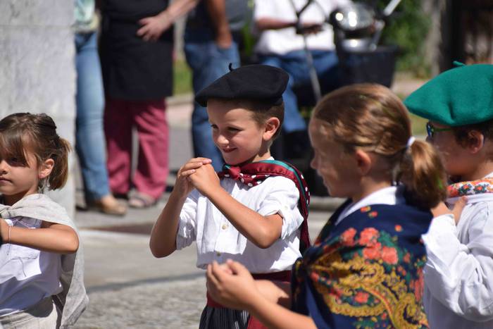 Orendain festak dantza emana 27 1534332921354