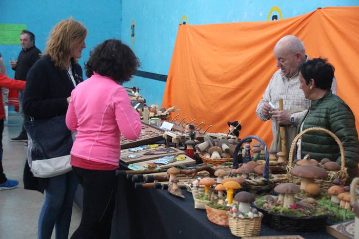 Abeltzain eta artisauen azoka hernialden 40 1462708891454