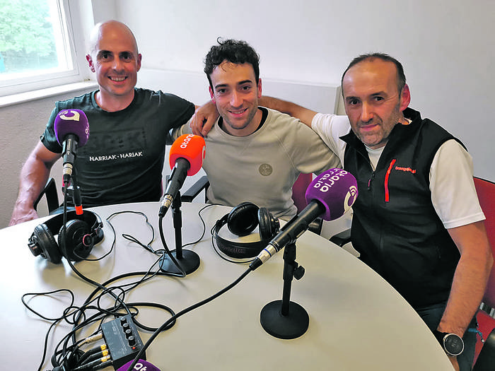 Denboraldi berria hasi du eskualdeko irratiak