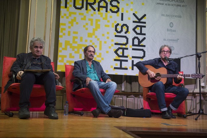 Pio Baroja, Atxaga eta Iturralderen ikuspegitik