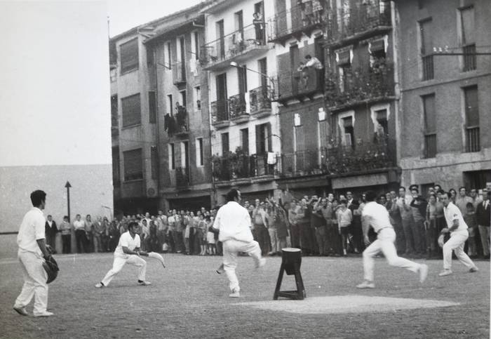 Pilota bezain ospakizun biribila