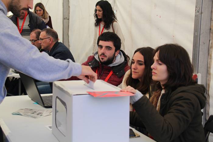 Aurpegi ezagunak bozka emate 15 1489931119432