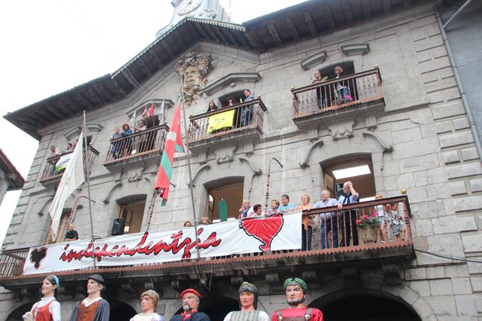 Alegia festak hasiera txupin 52 1499973377930