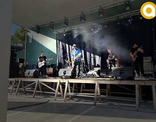 Petti & Etxeko uzta taldea, Aldaban