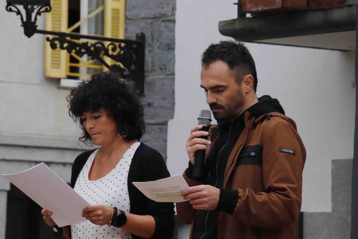 Aulki hutsak ekitaldia Irura 12 1632920810357