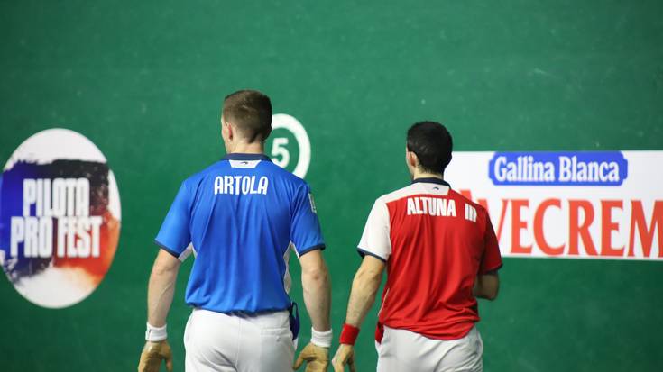 Ogeta pilotalekua, beste eskualdeko derbi baten lekuko