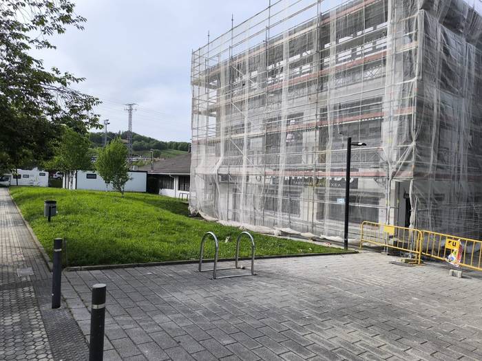 Atxulondoren ondoan kirol anitzeko gune bat eraikitzearen alde egin dugu