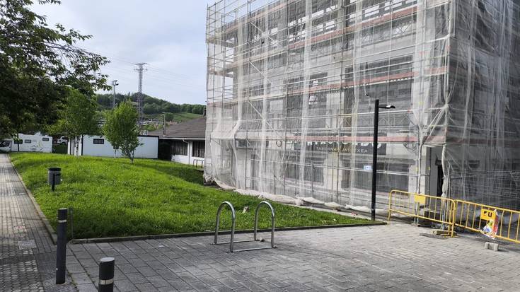 Atxulondoren ondoan kirol anitzeko gune bat eraikitzearen alde egin dugu