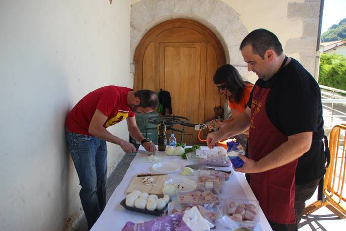 Kuadrillak bapo jarri dira I 16 1502546809188