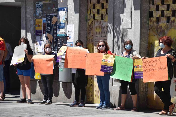 Zerbitzu publikoen aldeko mo 55 1593258004269