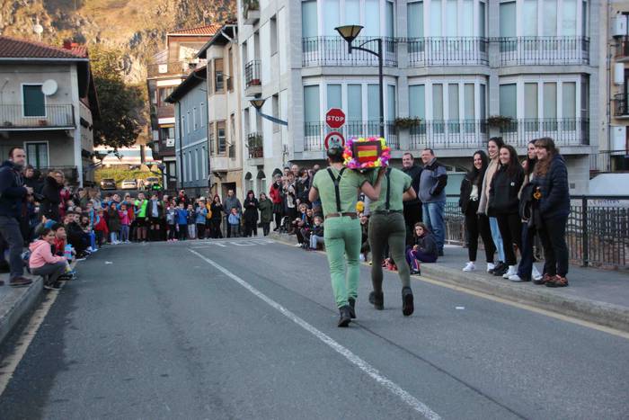 Lehiarik gabe korrika, Alegi 82 1577811953927