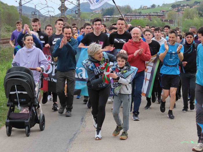 korrika, furgonetatik, Aizto 74 1649421645317