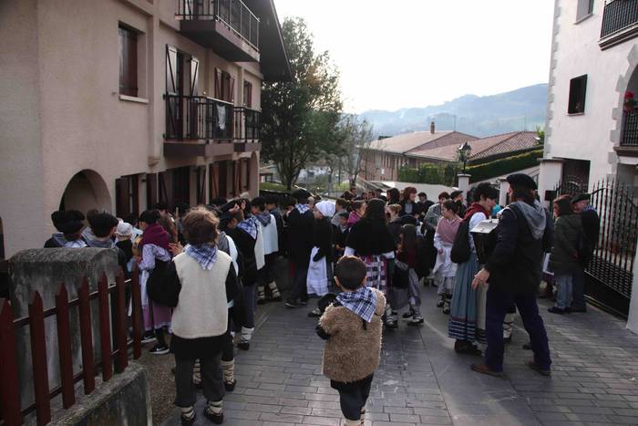 Gabon gaua 2018 Asteasu 121 1545654497487