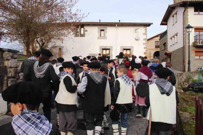 Gabon gaua 2018 Asteasu 126 1545654503565