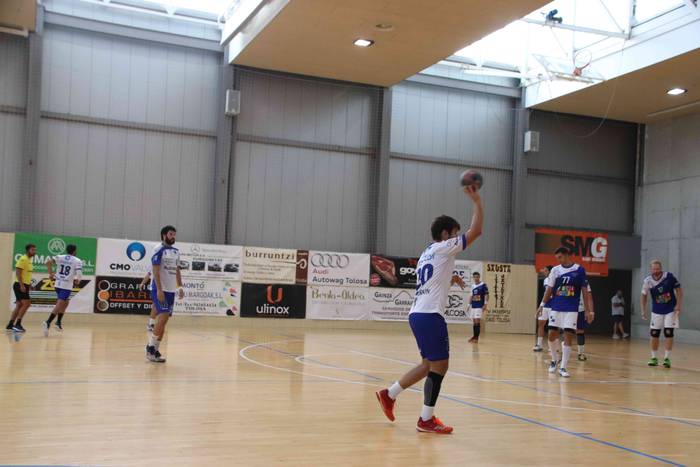 Tolosa CF eskubaloia prest d 2 1535891738644