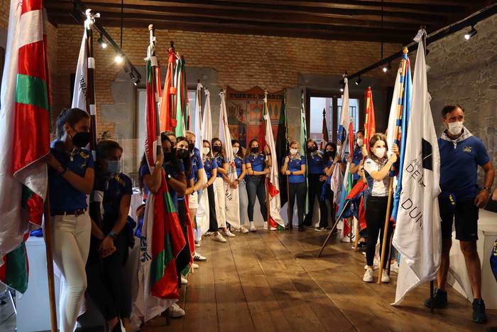 Tolosa urdinez jantzi da 11 1632073494272