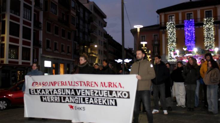 Venezuelako eraso inperialista gaitzetsi dute Tolosan