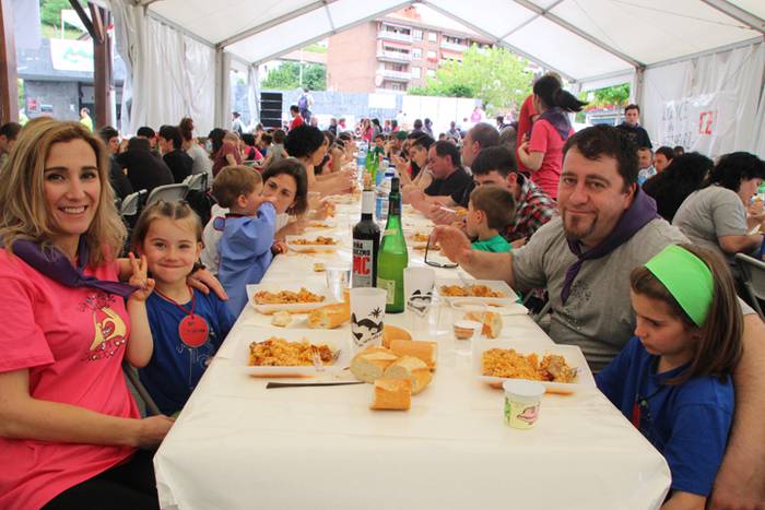 Ikaztegietako Eskola Txikiak Festa 92 1465744489492