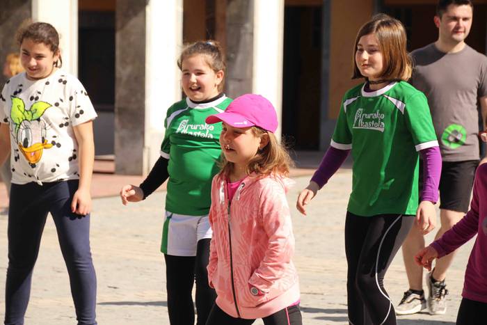 irura-gazte-asanblada-zunba- 7 1553343535982