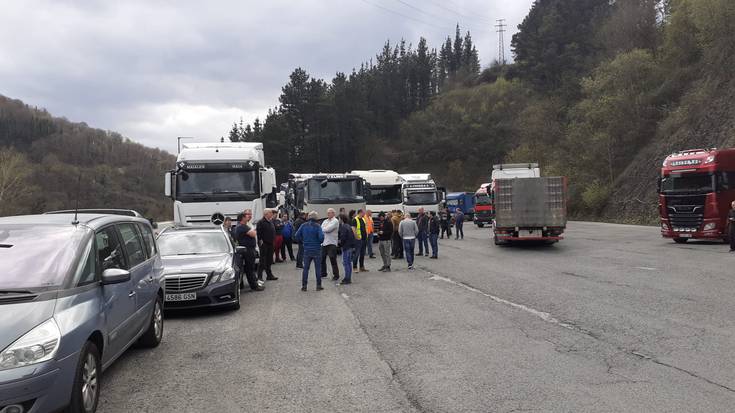 "Garraio duinaren alde", eskualdea zeharkatu dute kamioilariek