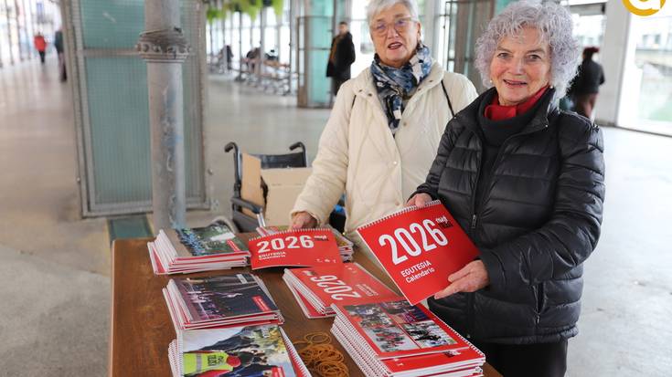 Mugi Tolosaren 2026ko egutegiak banatzen hasi dira