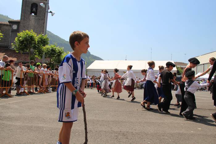 Dantzari txiki eguna Anoetan 19 1497181554129