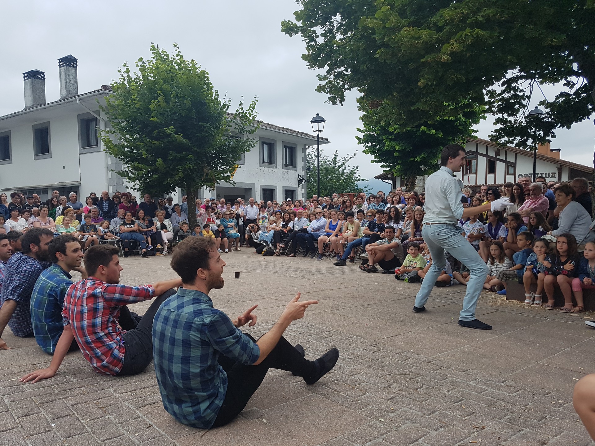 Ekitaldirik jendetsuena, Tio Teronen semeen eskutik