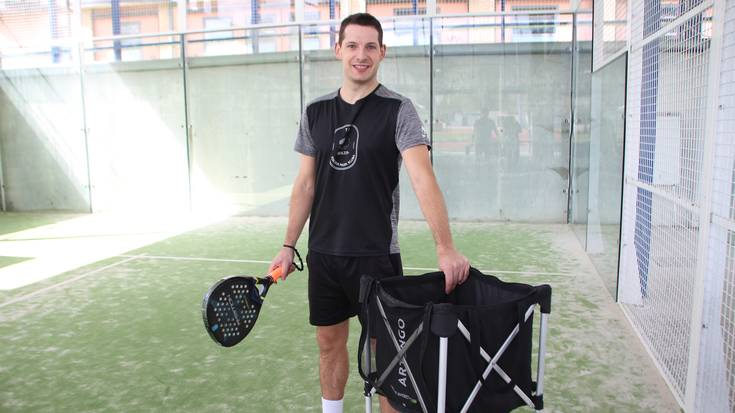 «Probatzen duen jende gehienak oso gustuko du padela»