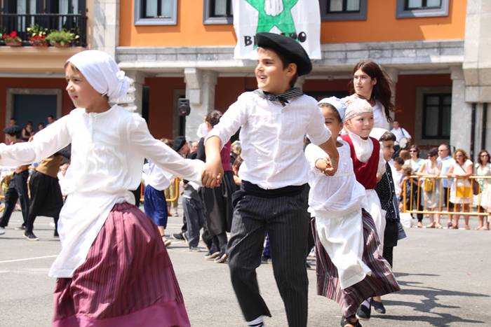 Dantzari txiki eguna Anoetan 24 1497181583487