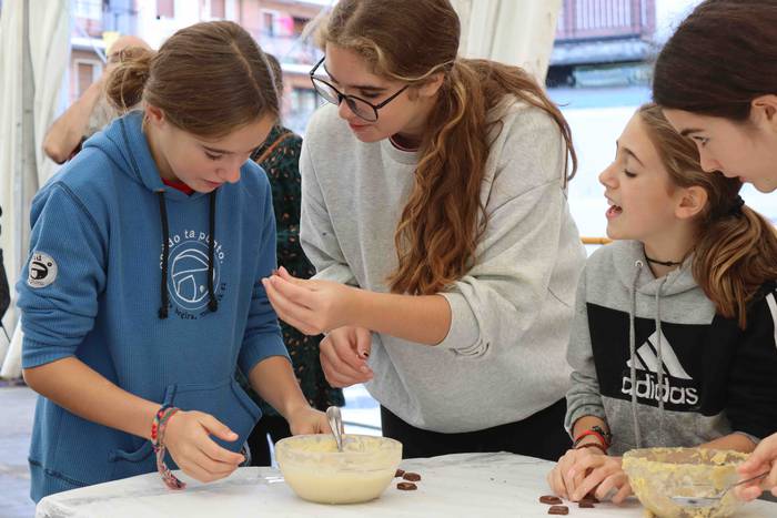 Eskuak zikinduz aritu dira s 20 1665306834174