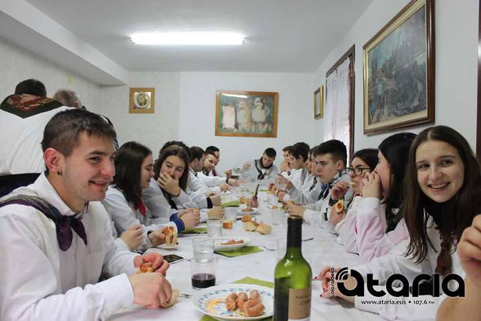 Talaiak tanten azpian ere da 44 1518354085417