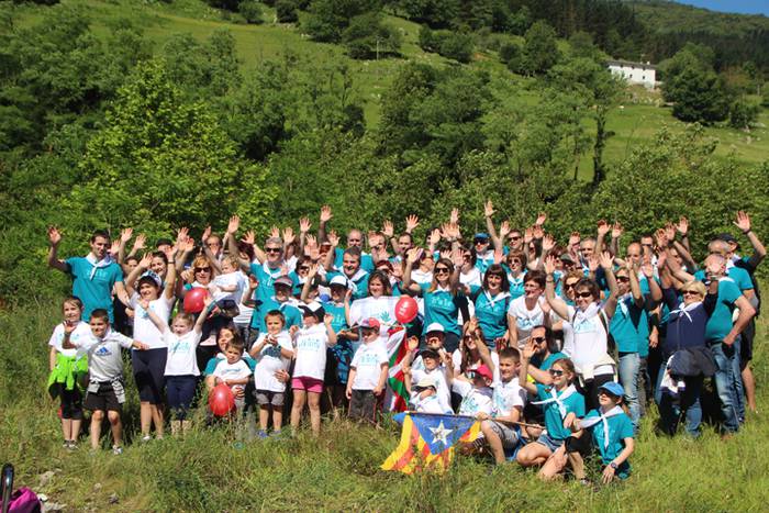 Eskuak batuta, desio bakarre 39 1528640753643