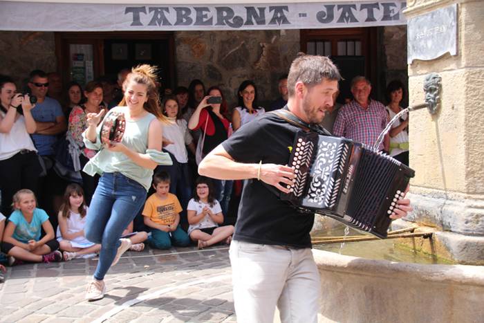 Muskerraren eguna Asteasun 74 1495373670435