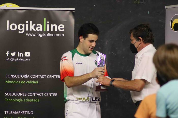 Txapelak jantzi dituzte Amez 28 1632682649779