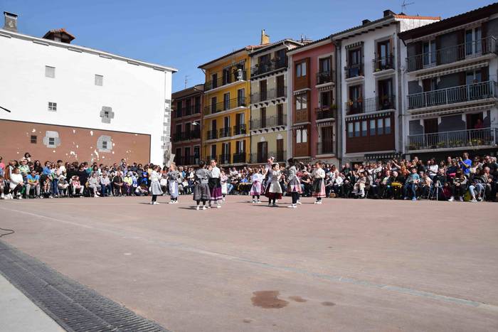 Oinkari dantza taldearen dan 2 1648304054427