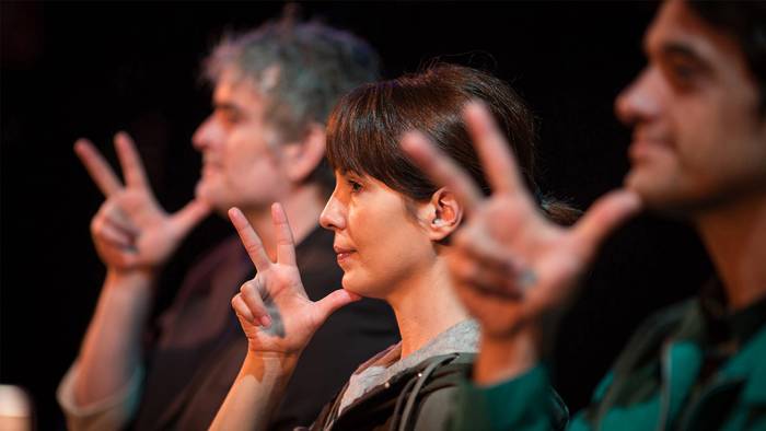 Zeinu hizkuntza eta elkarrizketak nahasten dituen antzezlana ikusi ahal izango da Topic-en