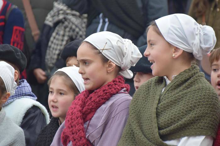 Ibarrako Uzturpe ikastolakoak gabon eskean 56 1545653488866