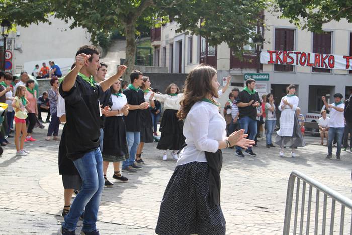 Gaztetxo, gazte eta bikoteen eguna 54 1474724329737