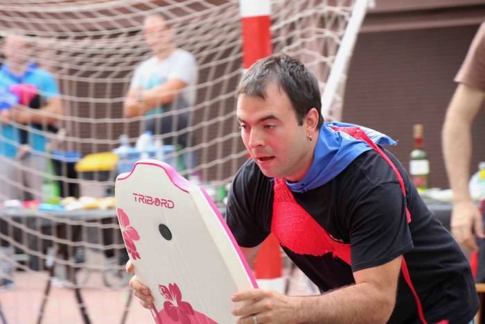 Lotsak ez du lekurik salontz 51 1565373559726