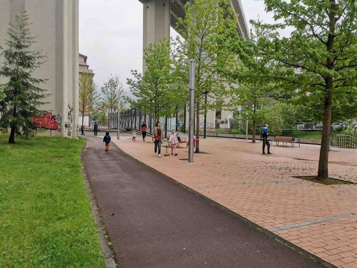 Haurrak kalera atera dira 18 1587900344589