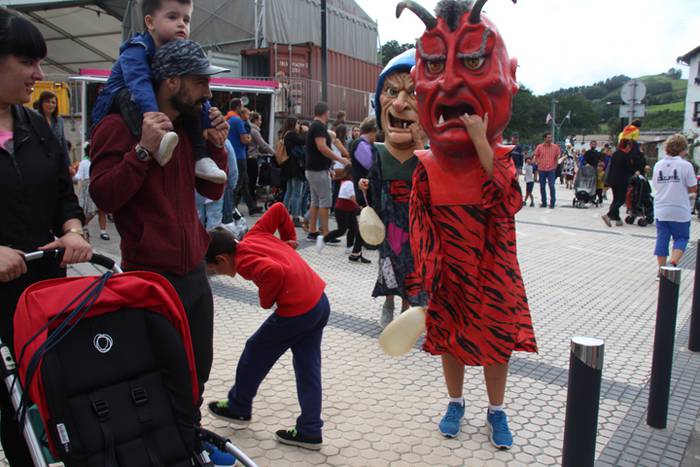 Erraldoiak, buruhandiak eta  34 1505067978103