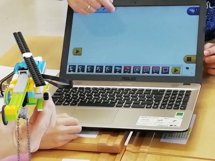 Robotikako lehen saioa Pedro 5 1553874933476